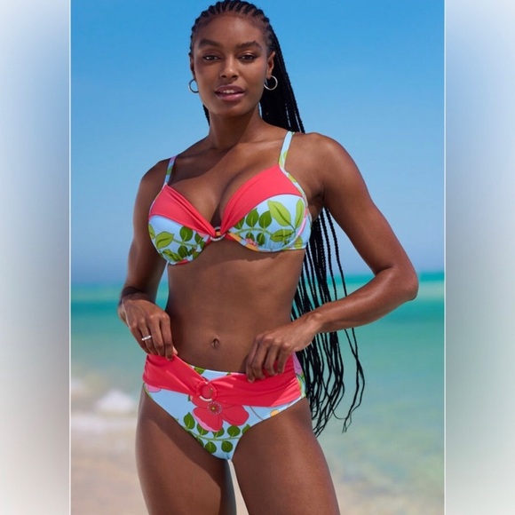 VENUS Pink and Blue Bikini Top Swimwear C - Picture 1 of 10